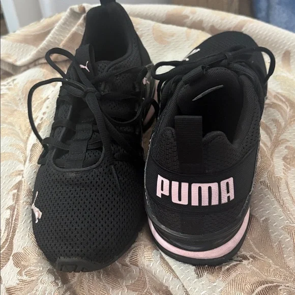 Puma Women's Black and Pink Sneakers, excellent condition, no damage - Picture 2 of 5